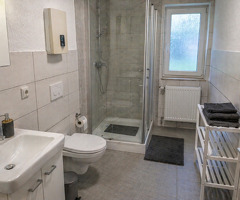 Monteurzimmer in Köln mit 2 Einzelbetten und eigenem Bad