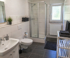 Monteurzimmer in Köln mit 2 Einzelbetten und eigenem Bad